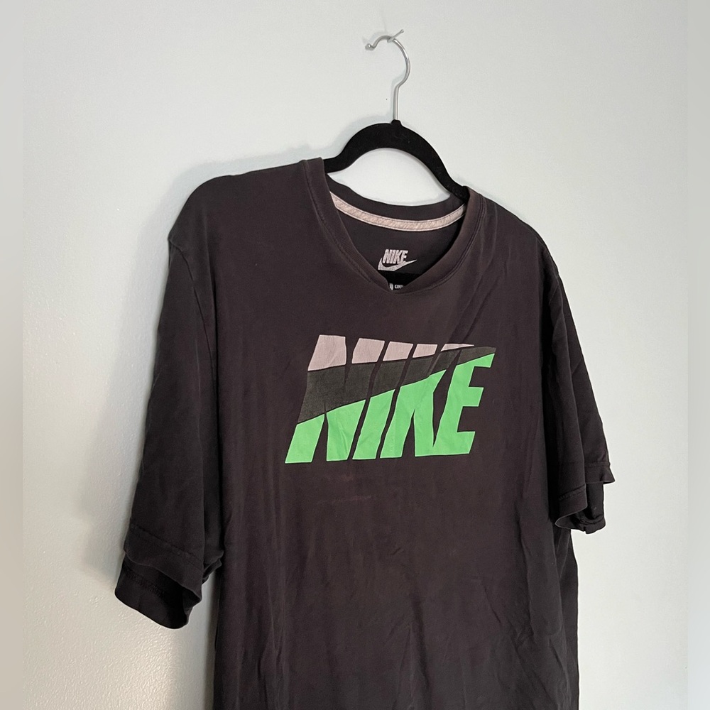 Nike Regular Fit T-Shirt Men’s XL Black and Green
